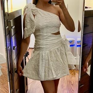 Chic One-Shoulder Textured White Dress